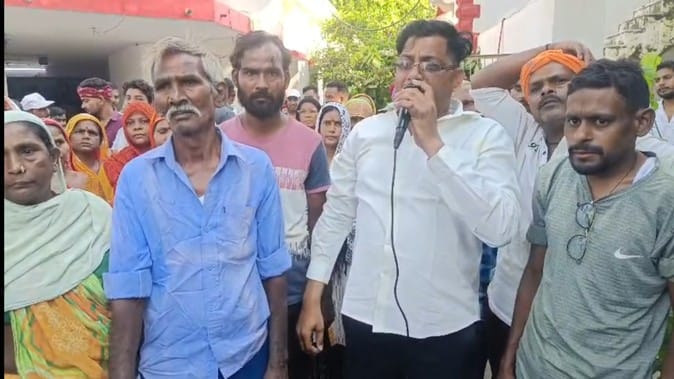Protests followed the assault; sanitation workers did not collect garbage for two hours; a case was filed against four people.