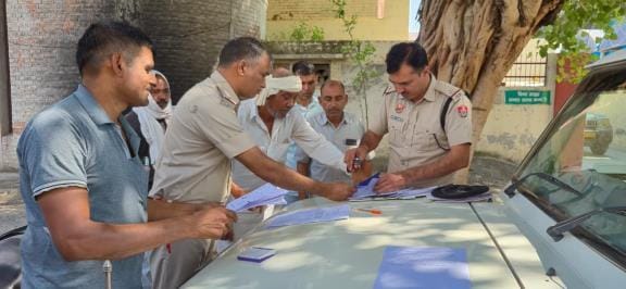 The driver died after a Nilgai came in front of his bike on the road.