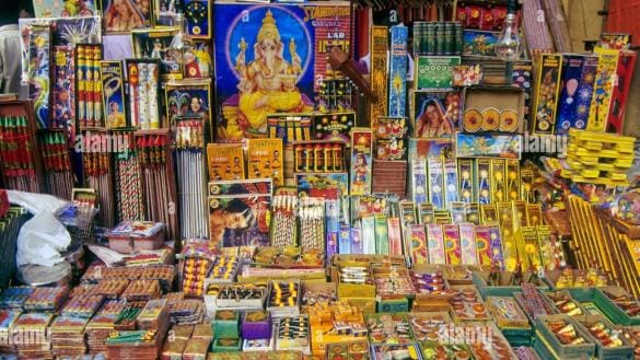 1018 temporary firecracker shops will be set up for five days.