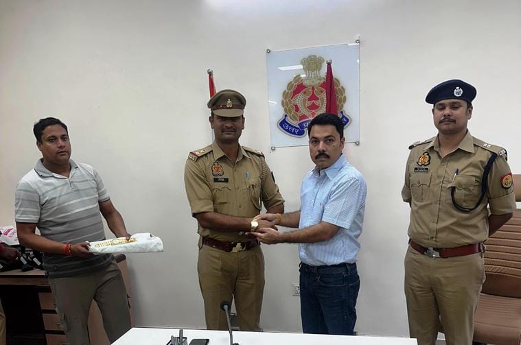 SSP honored the Sarurpur police station in-charge