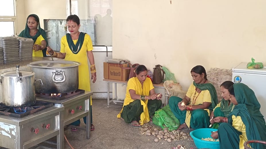 Atal Canteens will soon be launched at 100 locations in Delhi