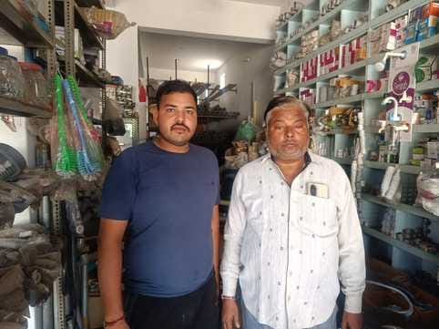 Theft worth lakhs in Kumbal Kar submersible shop