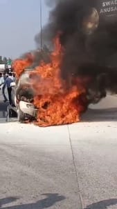 Car turns into a ball of fire, driver saves his life by jumping out