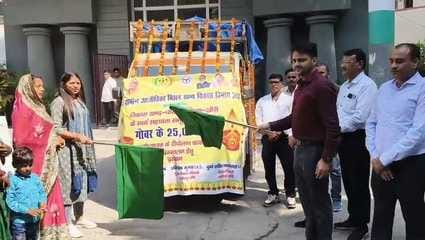 Vehicle leaves for Ayodhya carrying 25,000 diyas