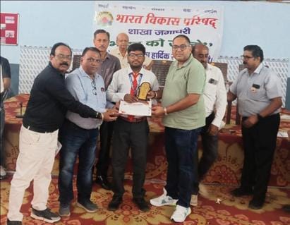 Chahat and Ayushi first in Know India exam