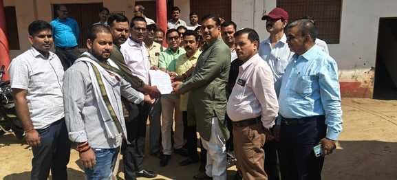 Clerks submitted a memorandum to the BSA and staged a sit-in.