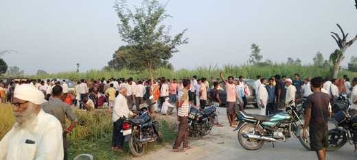 A road blockade was created by placing the body on the road, demanding the arrest of the accused.