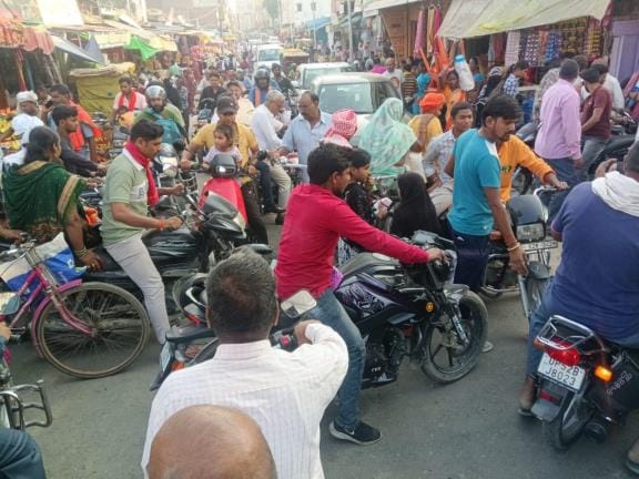 Barhaj witnessed traffic jams throughout the day.