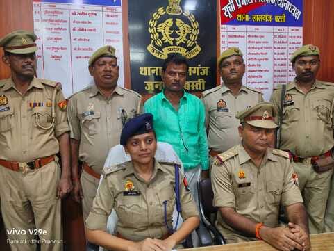Bangle businessman who hid seven quintals of gunpowder was sent to jail.