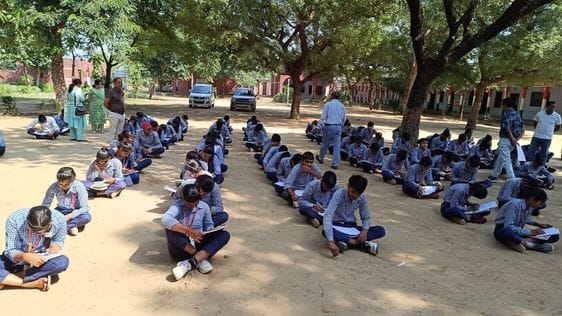 Deepanshu and Darshan top the road safety exam