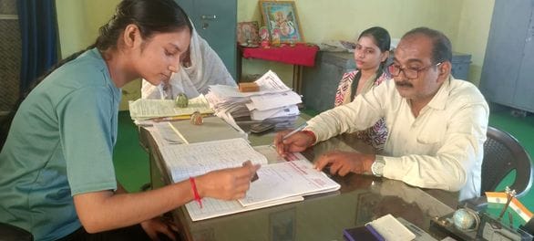 Prachi, who became the principal for a day, said she would also become a teacher.