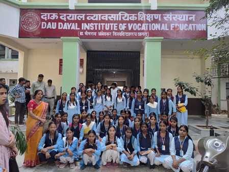 MAINPURI NEWS EDUCATIONAL TOUR