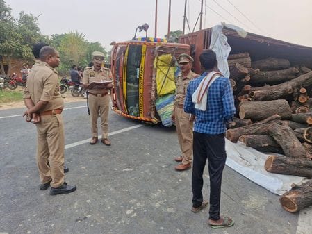 mainpuri news kishni road accident