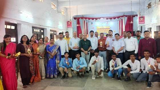 Science Exhibition: Children showcase their talent, Bobby tops