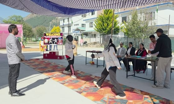 Pankhuri and Kartik won the under-14 fencing competition.