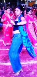 Dandiya was a big hit at the Swadeshi Mela, young people danced.