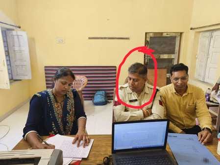 Head constable arrested for taking bribe