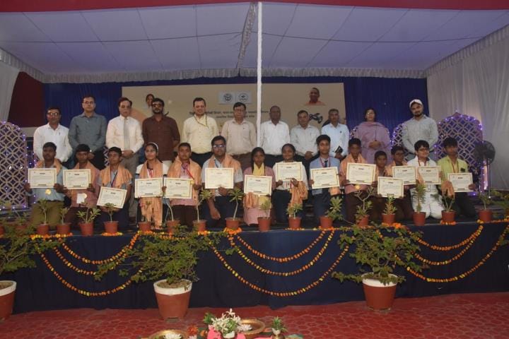 Manya and Shobhit's models selected for the national exhibition