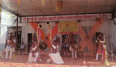 Aani School won in folk dance and Dhalpur School won in folk song.