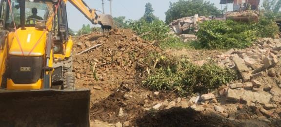 The remaining 30 houses were also razed during the land acquisition