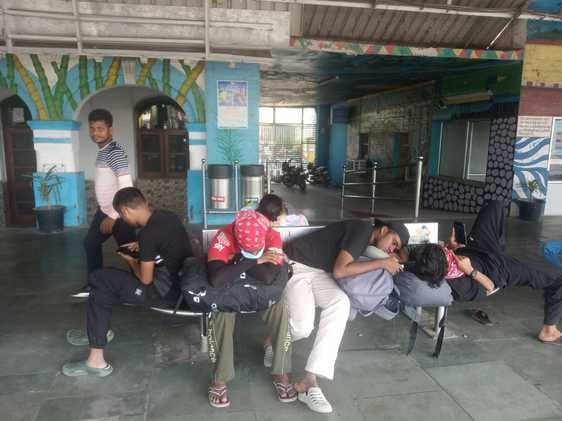 Amritsar Express arrived eight hours late