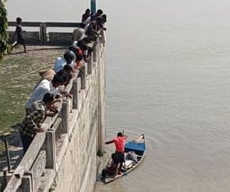 A woman jumped into the Sharda river due to domestic dispute.