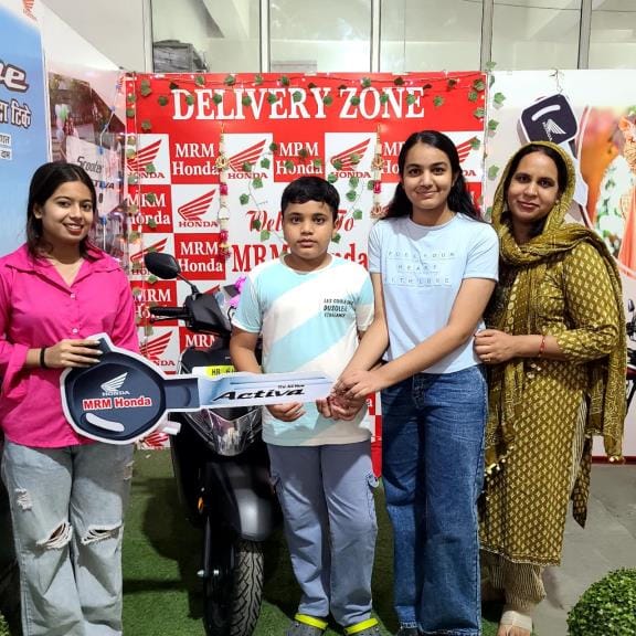 Automobile market buzzes on Dhanteras, advance bookings of two-wheelers boost enthusiasm