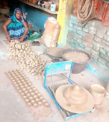 Houses will be illuminated with earthen lamps made by women's hands