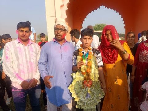 Karsola's daughter won gold medal in Kabaddi