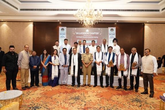 IIA Lucknow Chapter: 11 entrepreneurs and 14 policemen honored