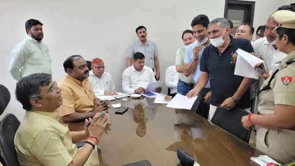 Education Minister listened to the problems of the people in the public court.