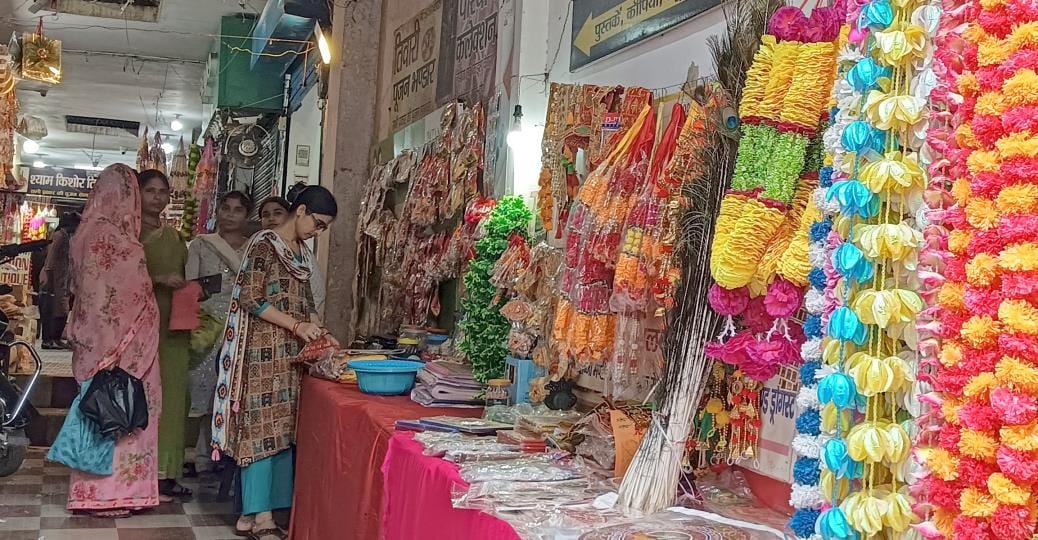 Dhanteras is today, markets are decorated, offers abound.