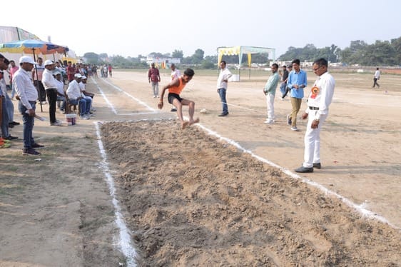 Himanshu from Amroha and Aashi from Moradabad came first in the 800 meter race.