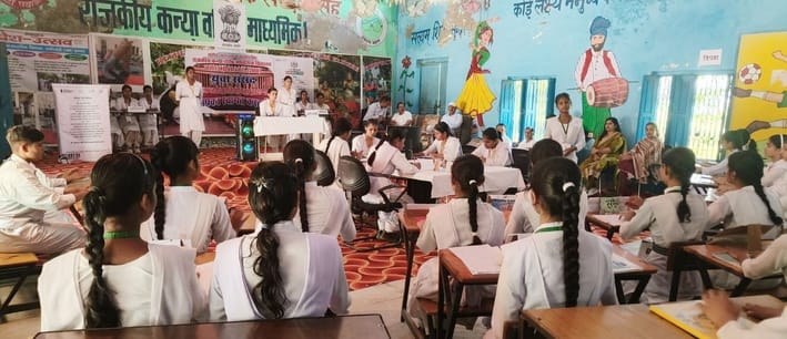 Discussion on education and unemployment in the youth parliament