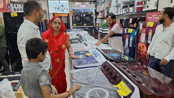 The market is decorated... buyers will flock to Dhanteras and Diwali.