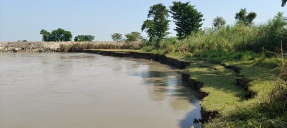 Gandak river starts erosion in Laxmipur, panic in coastal villages
