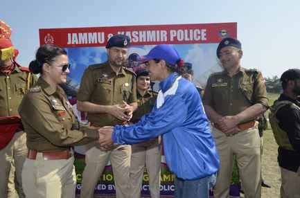 Srinagar, Noor 11 won, Tennis Ball Girls Cricket Tournament