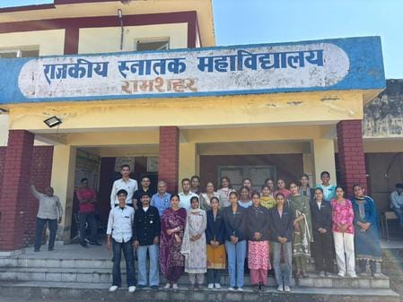 Manisha became the president of the Central Student Union in Ramsar College.