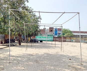 Fireworks will be sold at the Kurukshetra pilgrimage ground, stalls have started being set up.