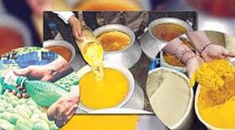 Fake oil packing busted, 2,000 litres of oil seized
