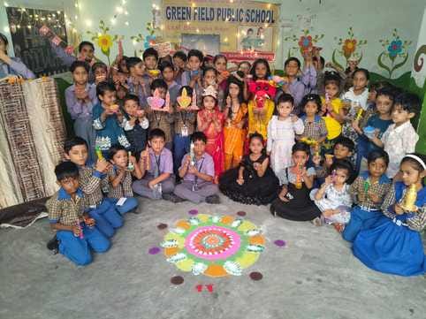 Azim Musavvir first in lamp making competition