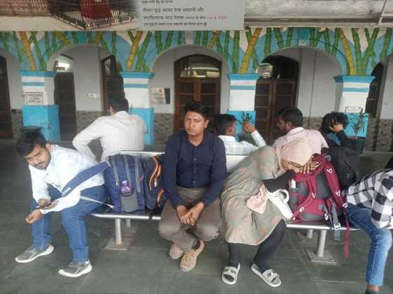 Unchahar Express delayed by five hours, passengers upset