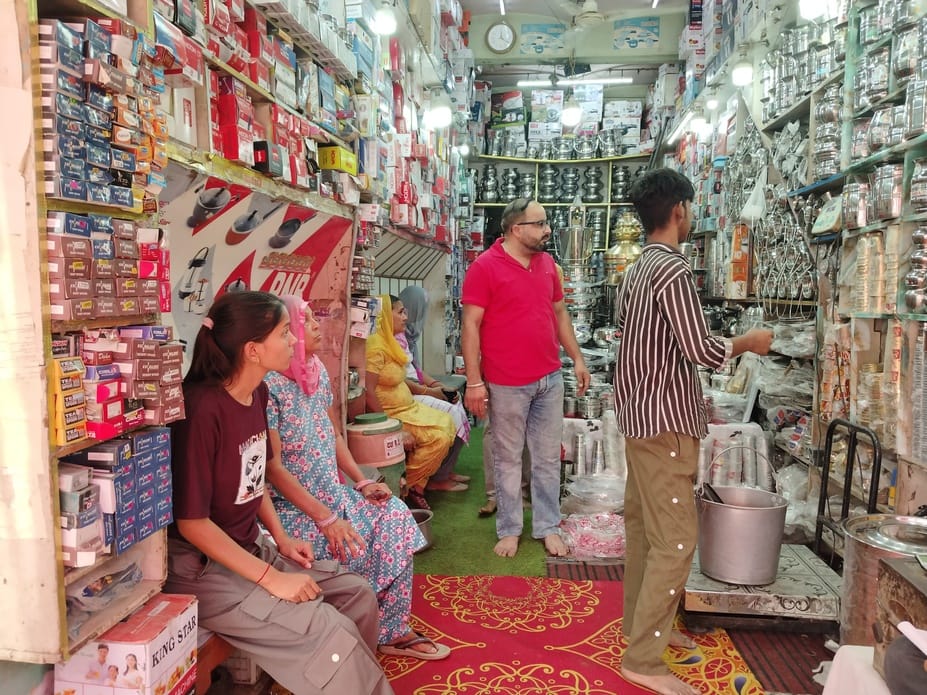 Dhanteras today...markets are aglow with the light of joy.