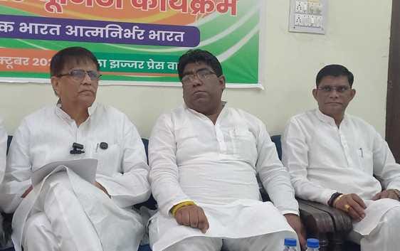 A cat's wishes never interfere with sneezing: Dhankhar