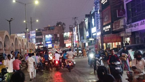 Crowds of buyers thronged the markets on Dhanteras