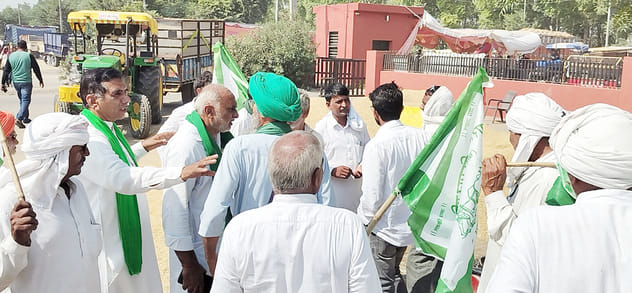 Farmer leader listened to problems by visiting the grain market