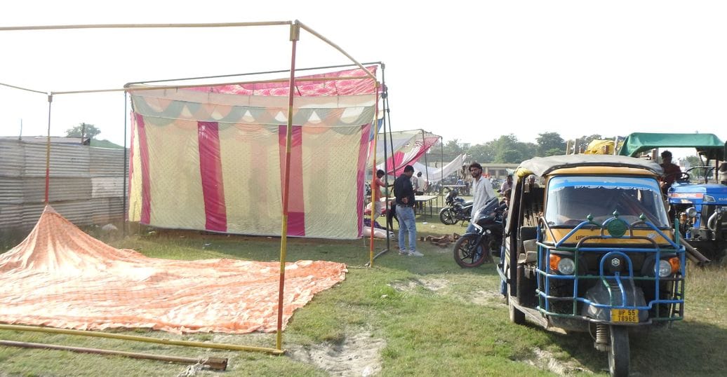 Siddharthnagar News: Firecracker shops set up away from the population