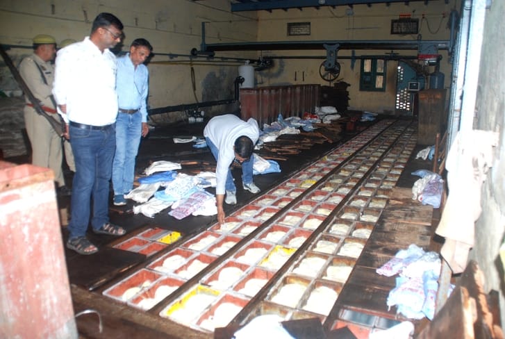 8200 kg of mawa stock found, officers sniffed and passed it