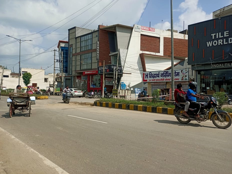 PWD XEN's vehicle seized in case of illegal acquisition of land