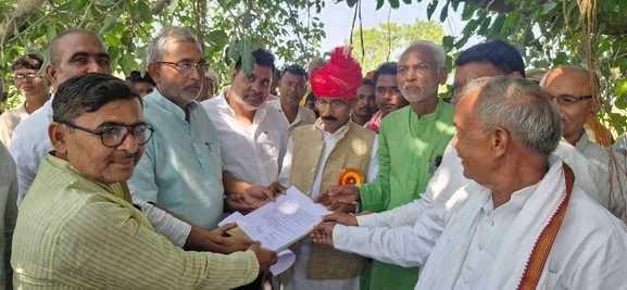 1100 bighas of land of two villages were washed away in the flood.